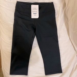 NEVER WORN Capri black leggings🖤